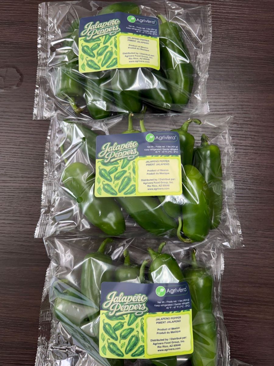 Bolsas de una libra para venta minorista de jalapeños bajo la marca Agrivera